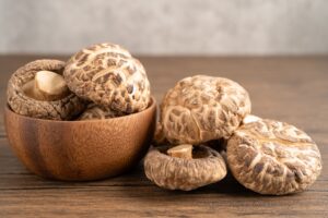 A Paper Review on Cholesterol Reduction and Shiitake Mushrooms